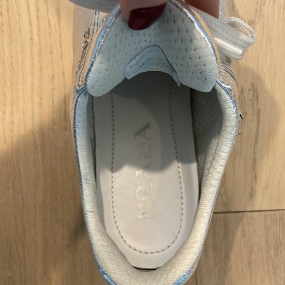 Lightly warn Prada sneakers with minor scratches - Picture 6 of 8